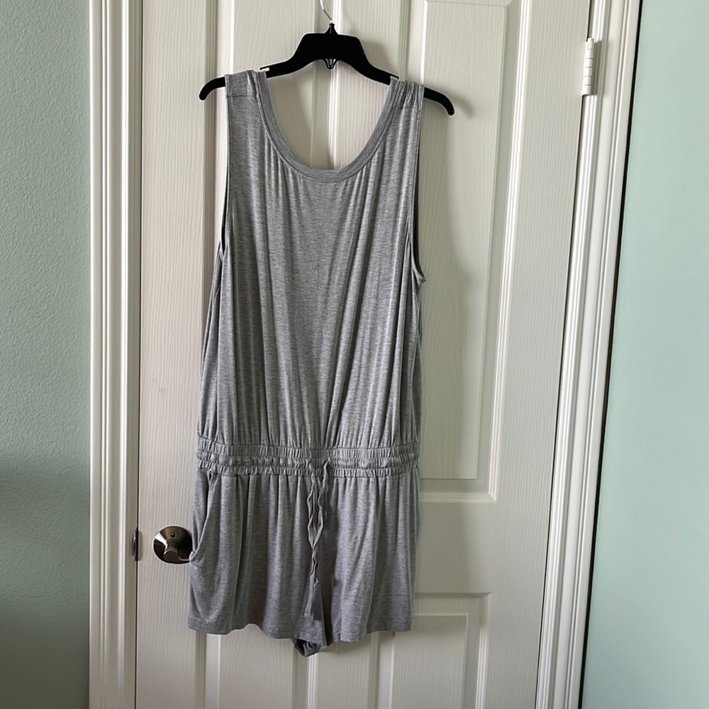 Comfy grey romper size XL